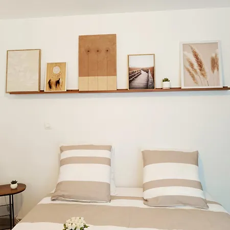 Apartment Le Loft Des Vacances Terrasse Wifi Au Calme Carcassonne